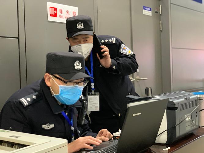 战疫情期间东部战区某调度中心的忙碌与坚守