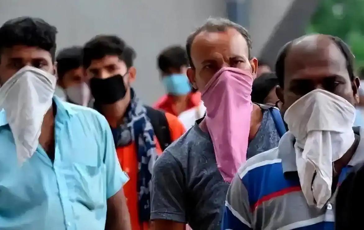 疫情_奥密克戎变异新冠病毒 疫情失控 印度医务人员确诊数激增